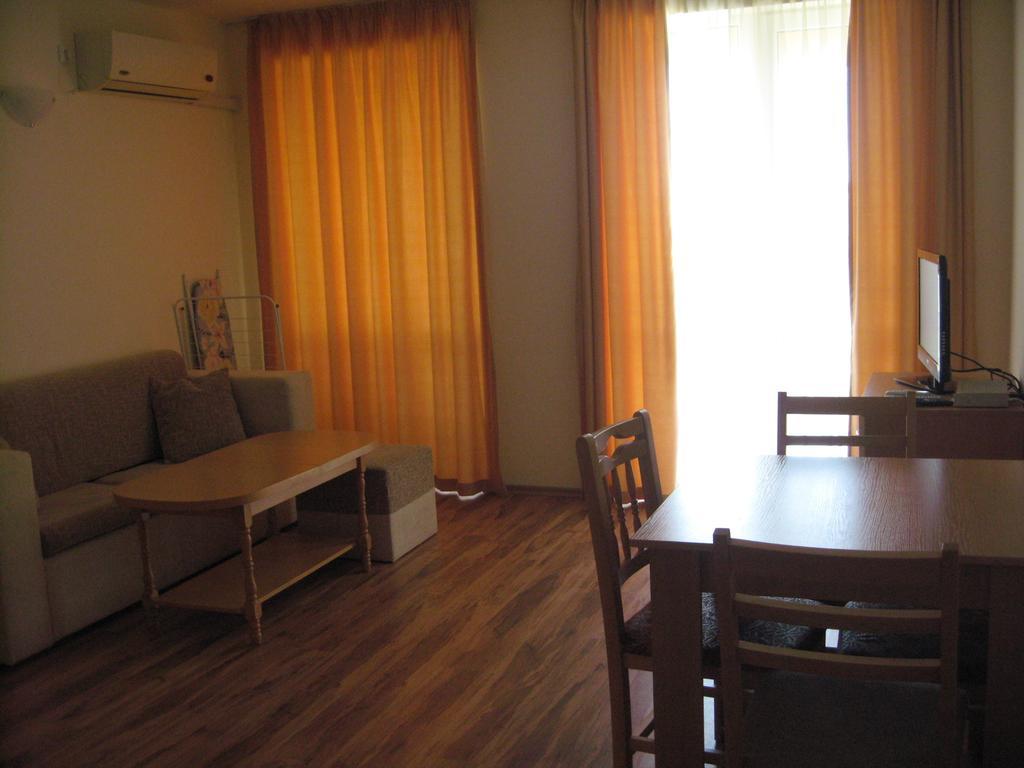 Chateau Aheloy Hotel Pomorie Szoba fotó